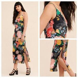 🤍Zhu Nwt Hollow Out Blossom Maxi Dress Medium